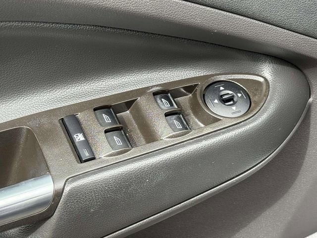 Used 2017 Ford Escape SE FWD image 9