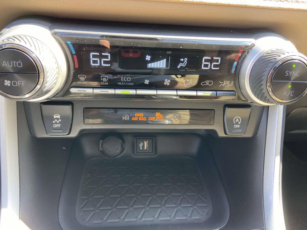 Used 2025 Toyota RAV4 XLE Premium FWD image 26