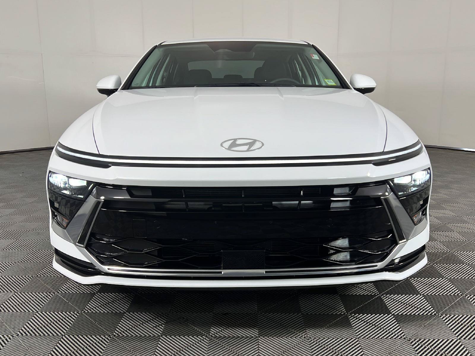 Used 2025 Hyundai Sonata SEL FWD image 12