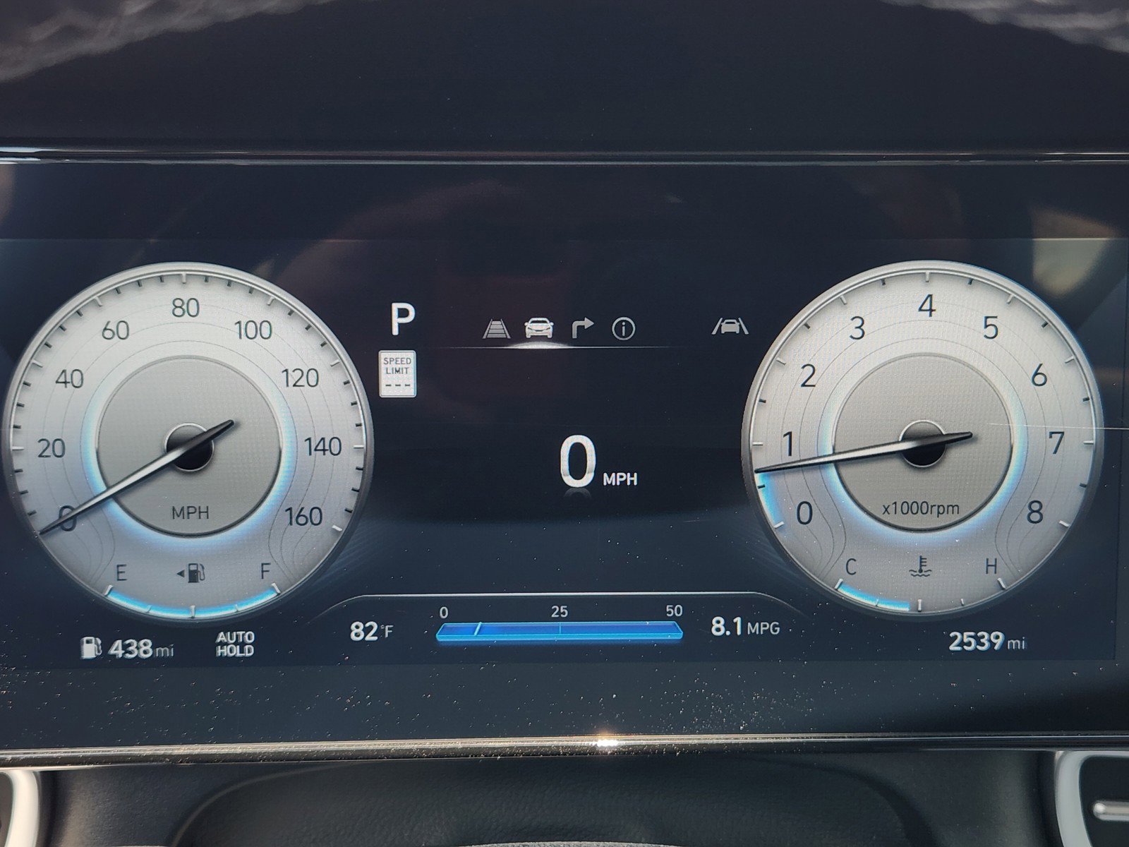 Certified 2025 Hyundai Elantra Limited FWD image 12