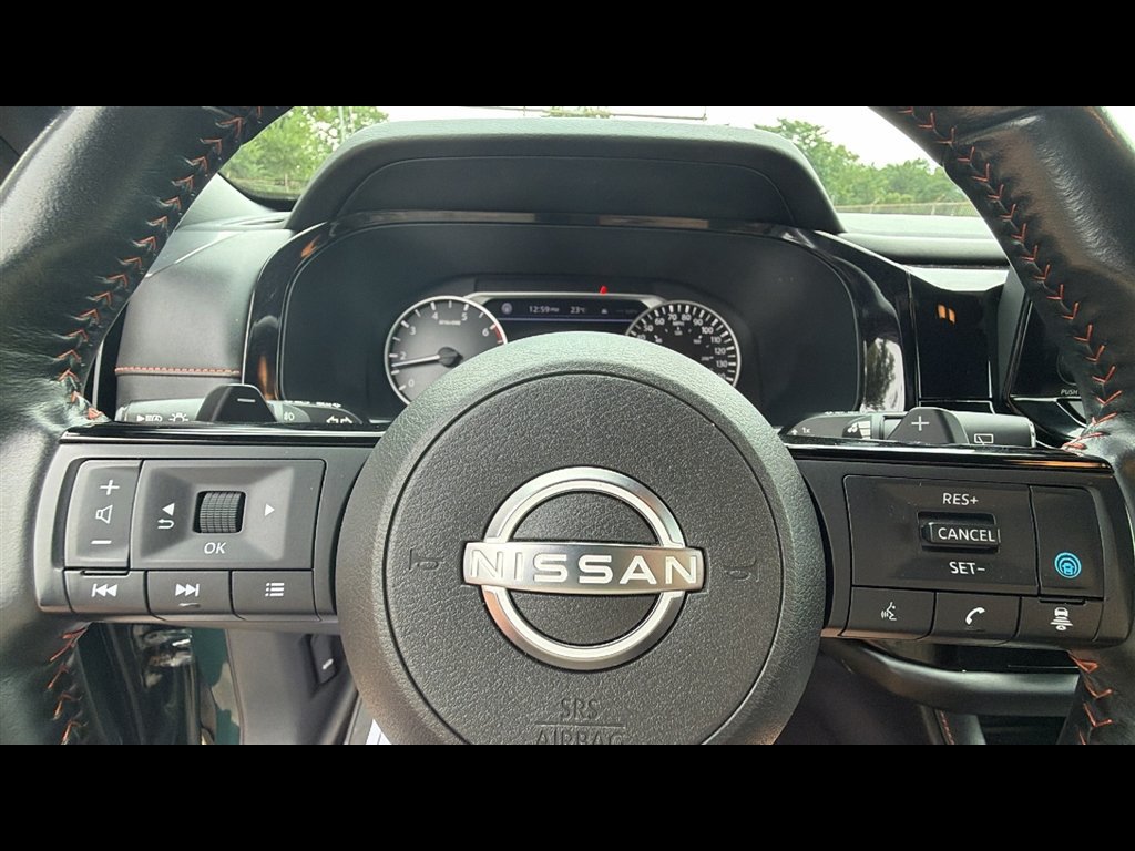 Used 2023 Nissan Pathfinder SV AWD/4WD image 12