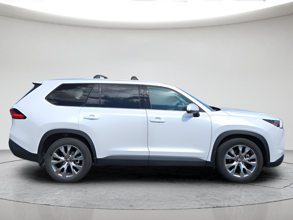 Used 2024 Toyota Grand Highlander AWD Hybrid image 2
