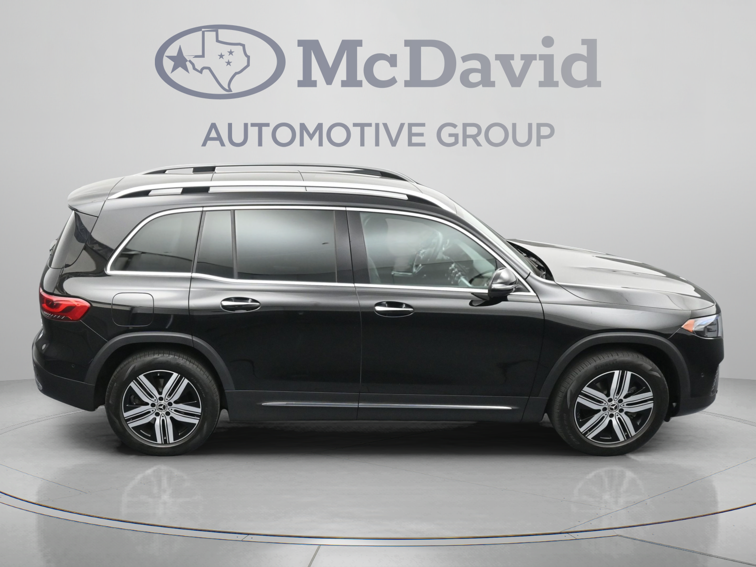 Used 2023 Mercedes-Benz EQB 300 4MATIC image 40
