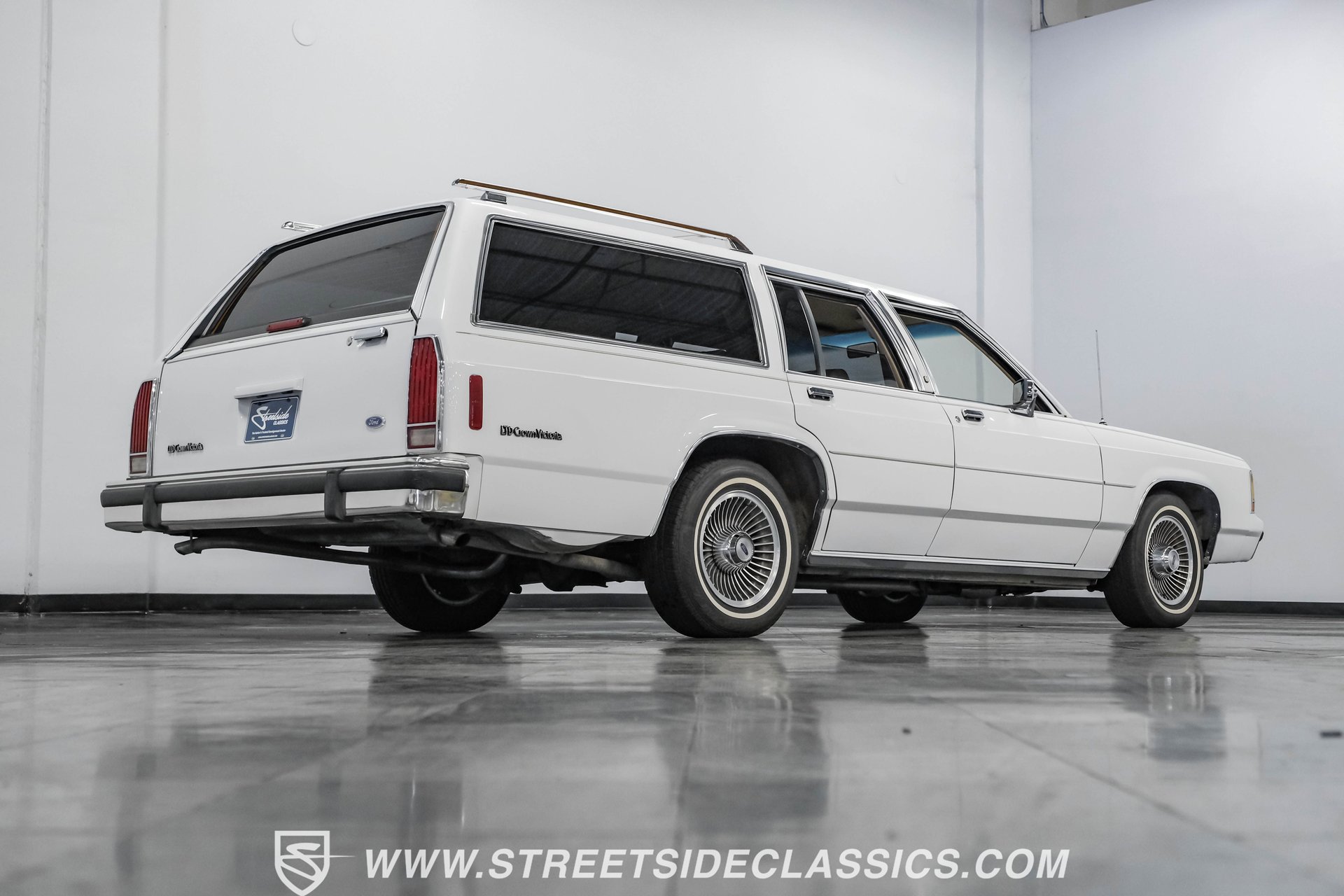 Used 1990 Ford LTD Crown Victoria RWD image 28