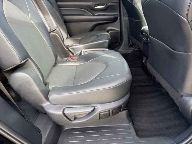 Used 2025 Toyota Grand Highlander XLE image 13