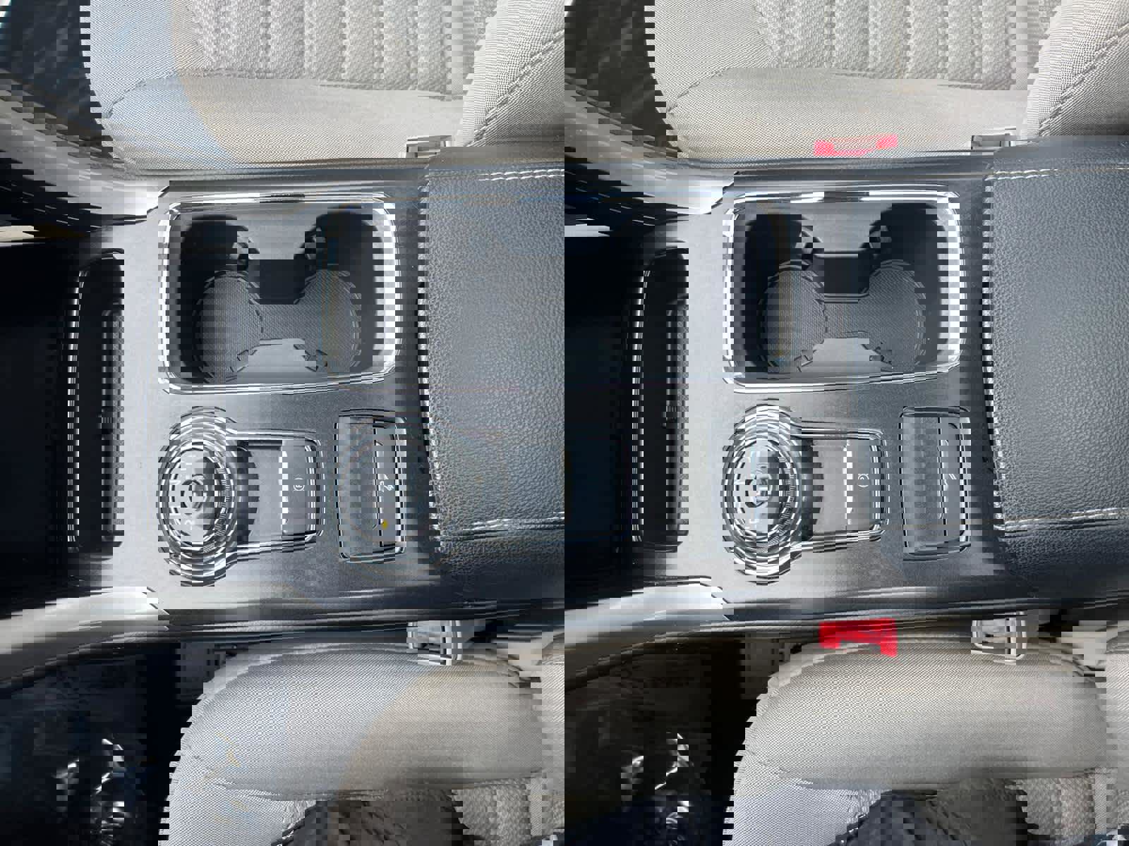 Used 2018 Ford Fusion SE w/ Fusion SE Technology Package image 24