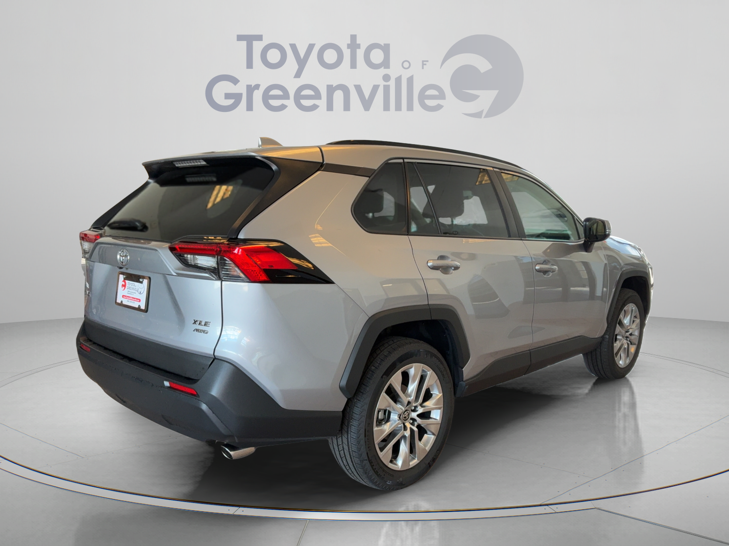 Used 2025 Toyota RAV4 XLE Premium w/ Weather Package AWD/4WD image 6