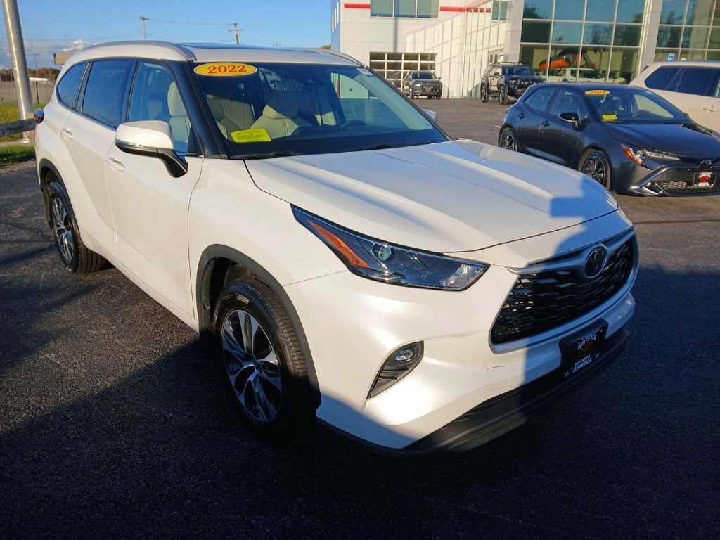 Used 2022 Toyota Highlander XLE