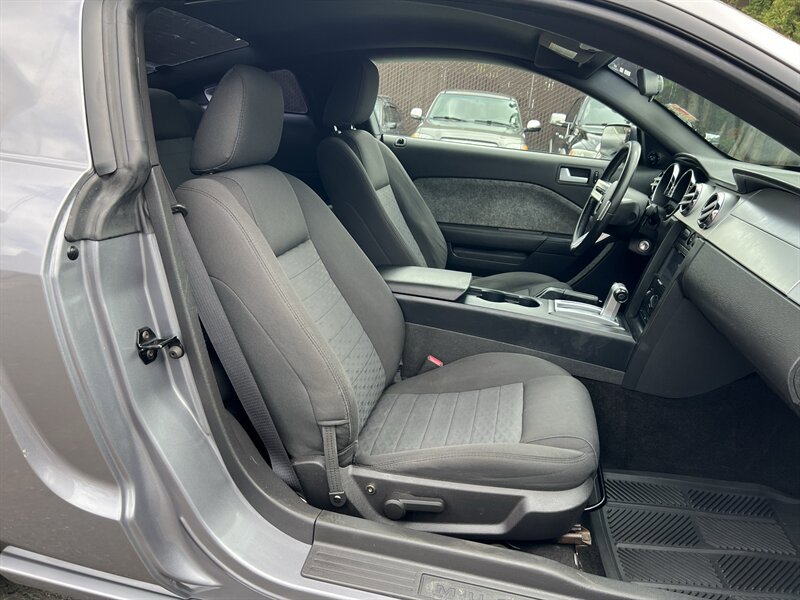 Used 2006 Ford Mustang GT RWD image 11