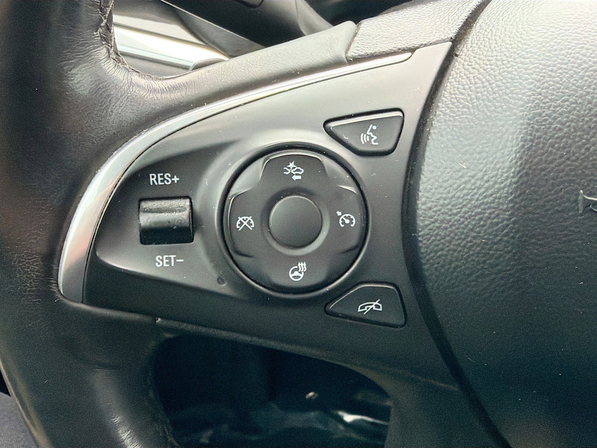 Used 2020 Buick Enclave Premium w/ Surround and Sites Package image 38