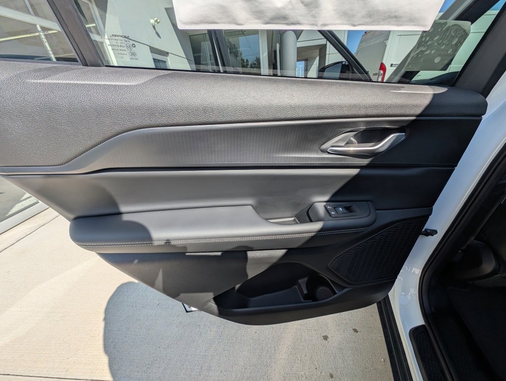 New 2025 Jeep Grand Cherokee L Altitude image 40