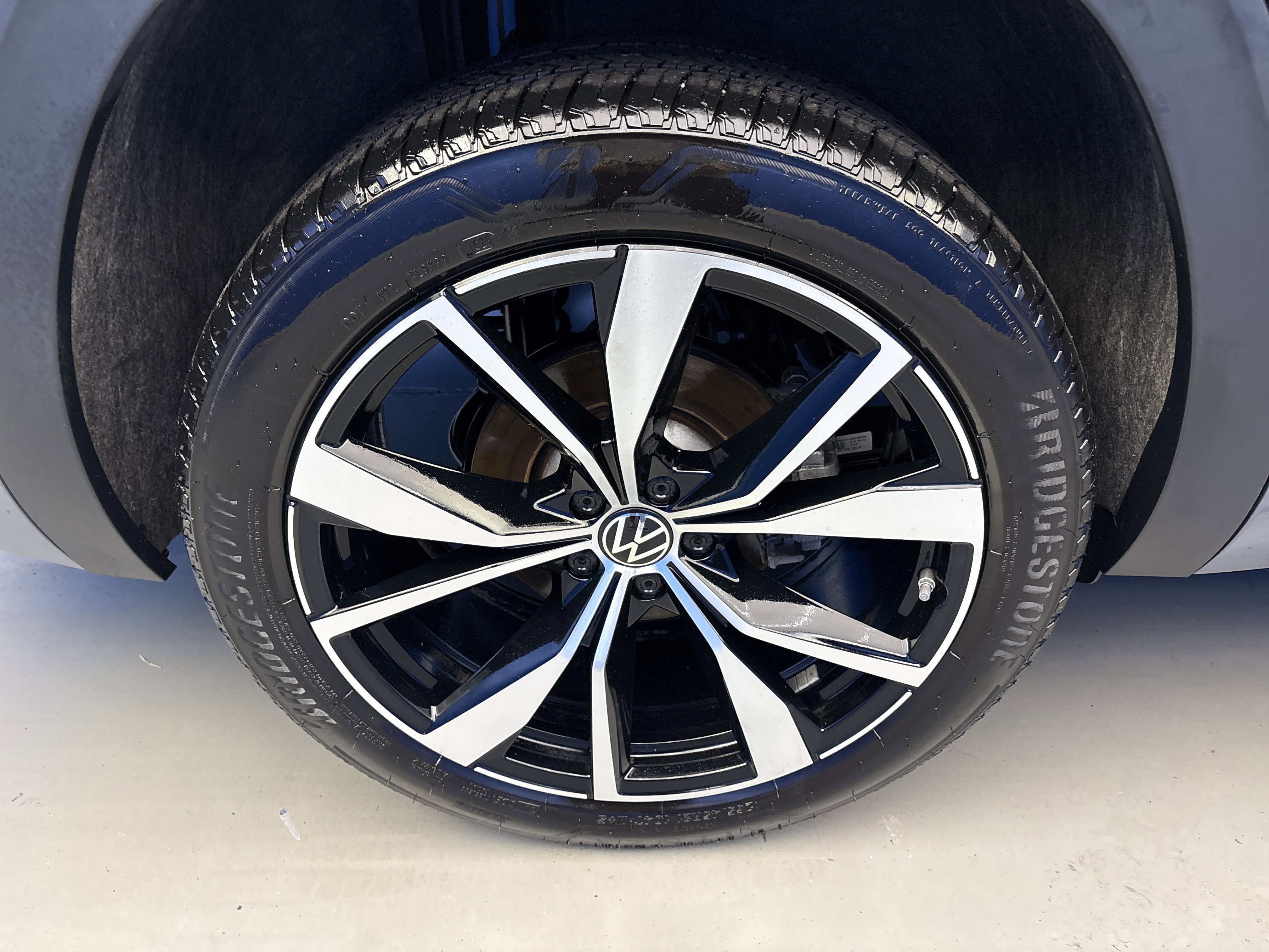 Used 2025 Volkswagen Atlas SEL Premium R-Line AWD/4WD image 8