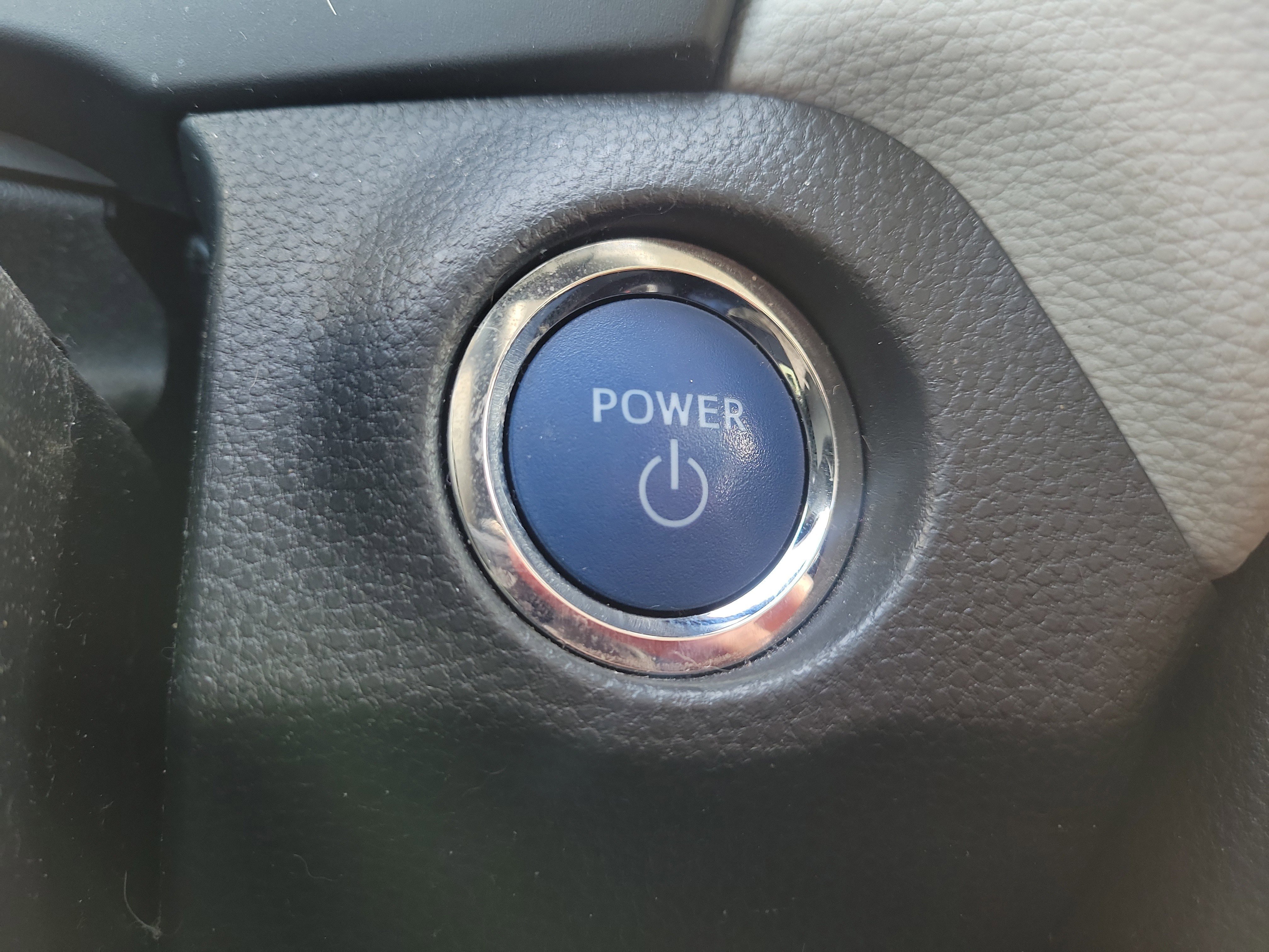 Used 2021 Toyota RAV4 XLE image 23