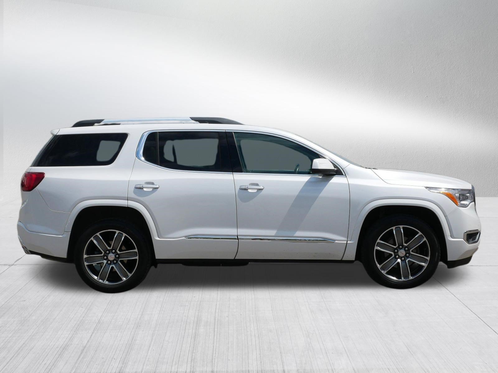 Used 2018 GMC Acadia Denali AWD/4WD image 8