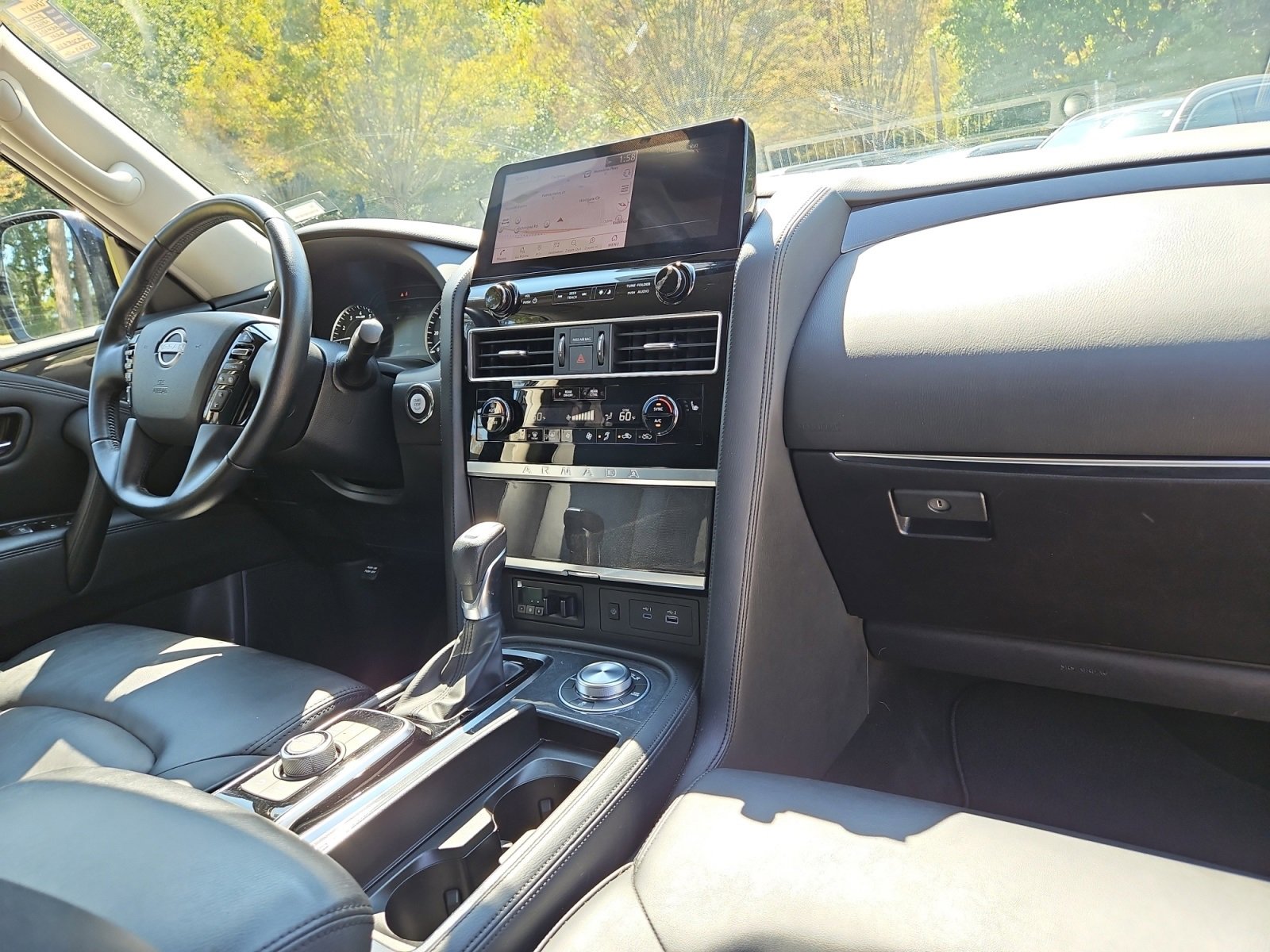 Used 2024 Nissan Armada SV image 16