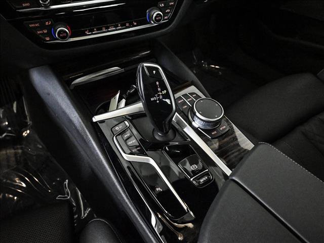 Used 2022 BMW 530i xDrive w/ Premium Package image 12