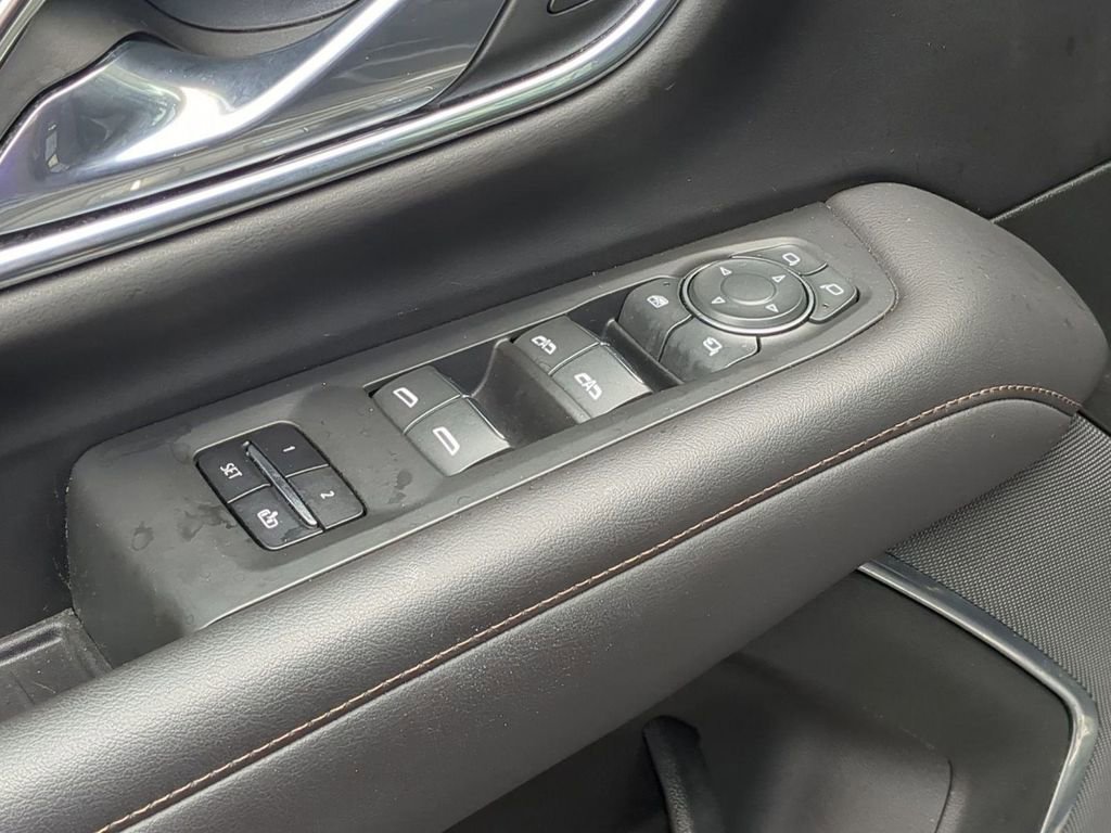 Used 2023 Chevrolet Suburban High Country AWD/4WD image 11