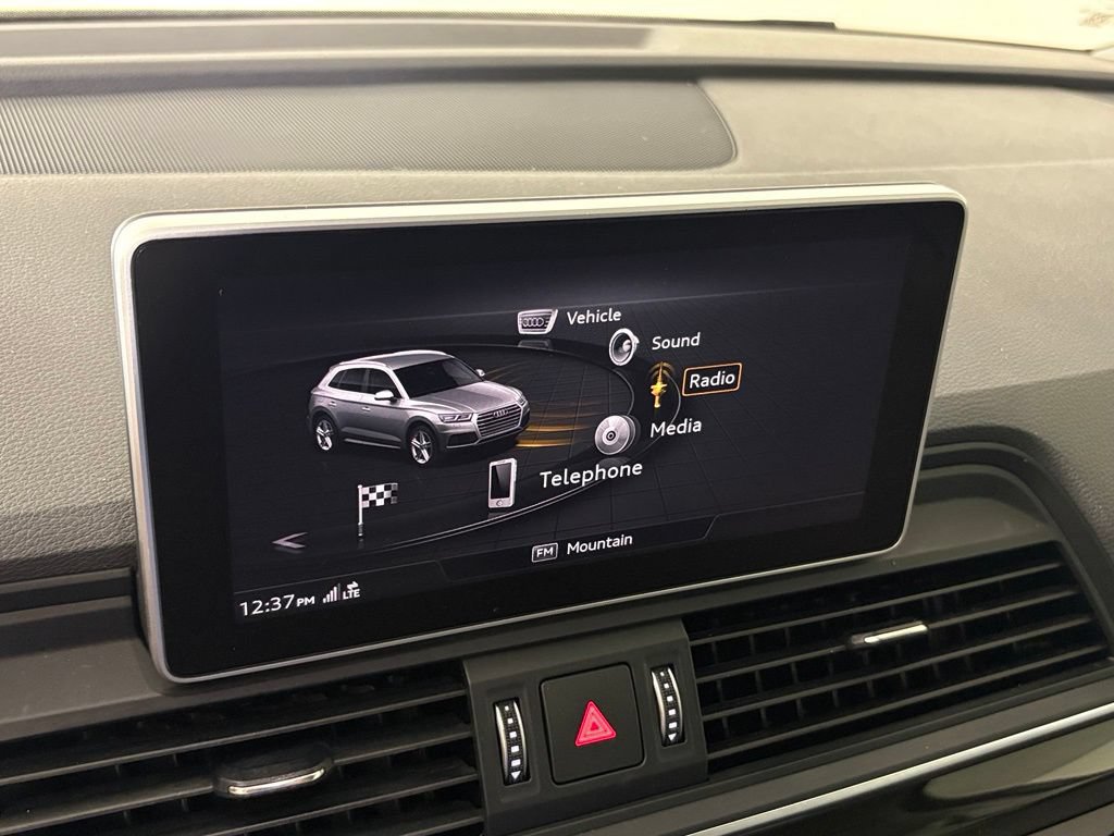 Used 2020 Audi Q5 e Premium Plus w/ Premium Plus Package AWD/4WD image 23