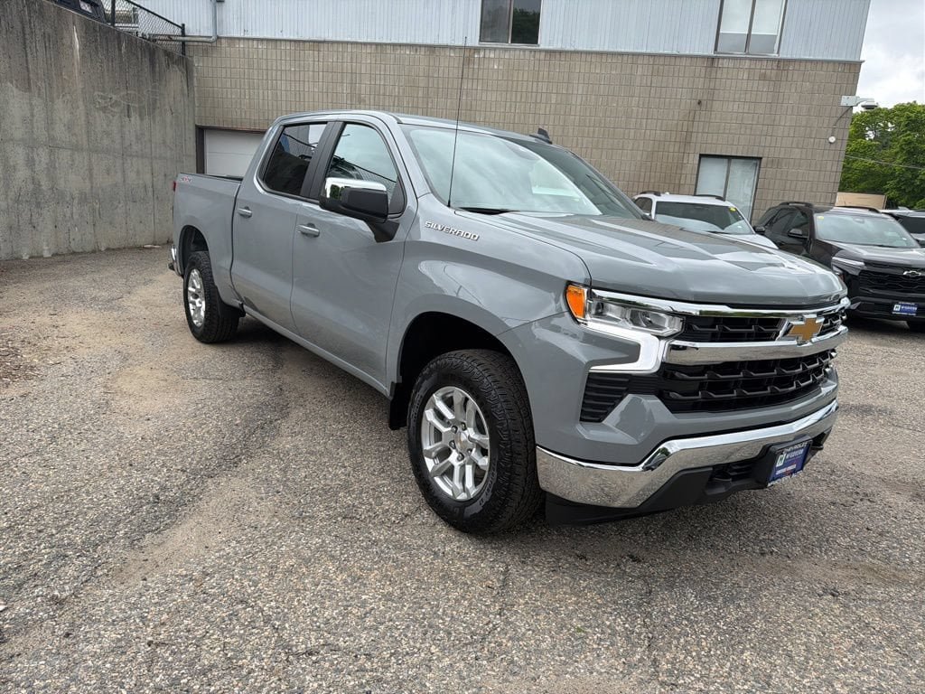 Used 2024 Chevrolet Silverado 1500 LT AWD/4WD image 9