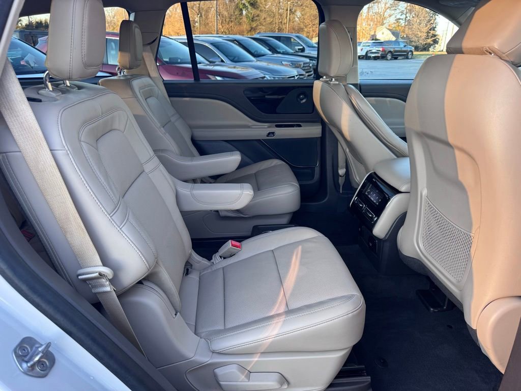 Used 2023 Lincoln Aviator Reserve w/ Equipment Group 201A image 29