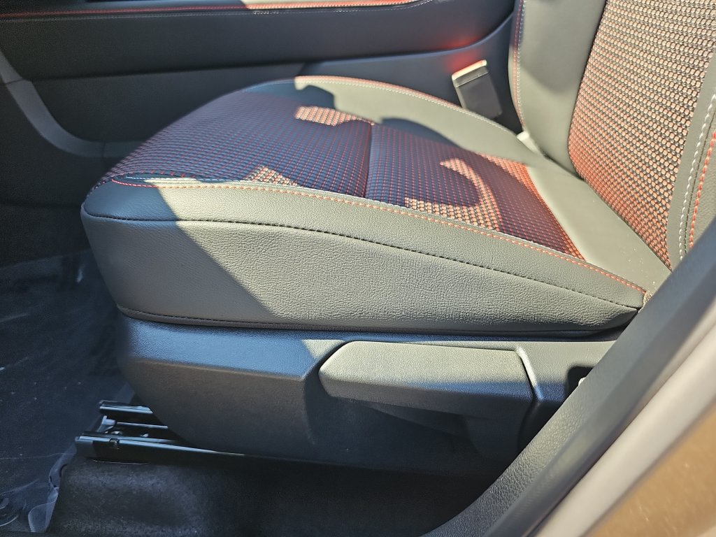 New 2027 Nissan Kicks SR w/ Cold Weather Package FWD image 28