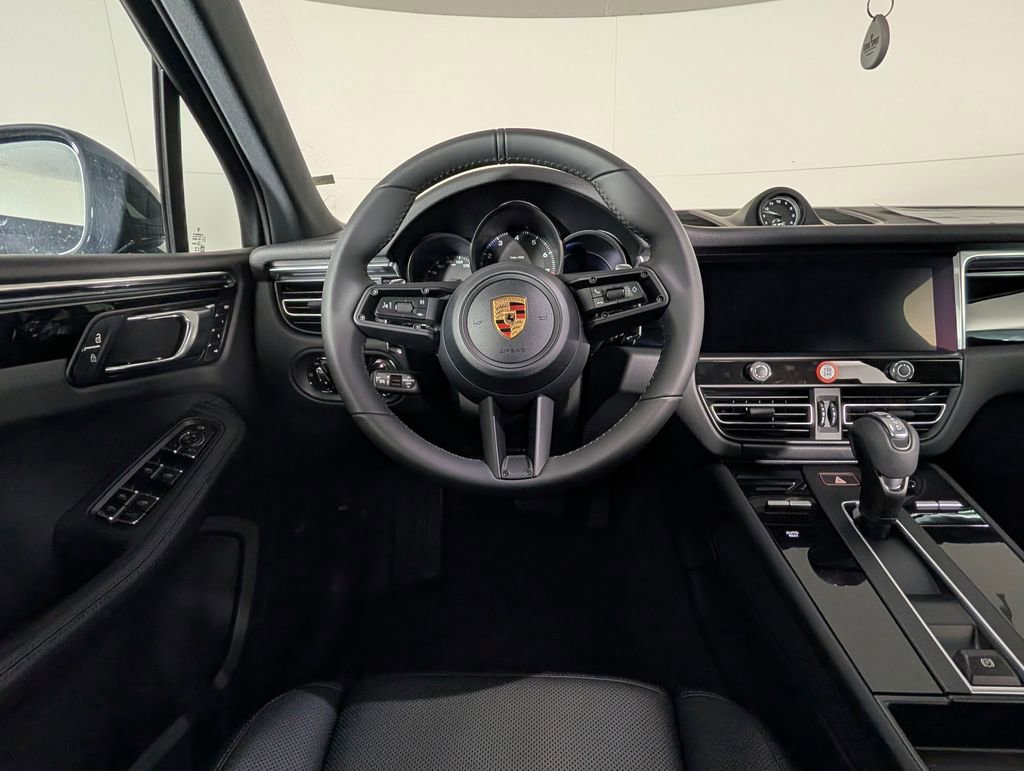 New 2026 Porsche Macan image 21