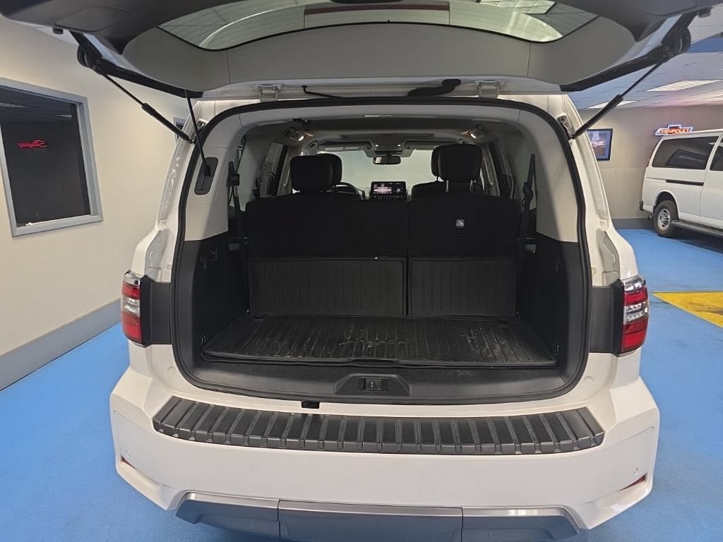 Used 2023 Nissan Armada SL w/ Captain's Chairs Package AWD/4WD image 5