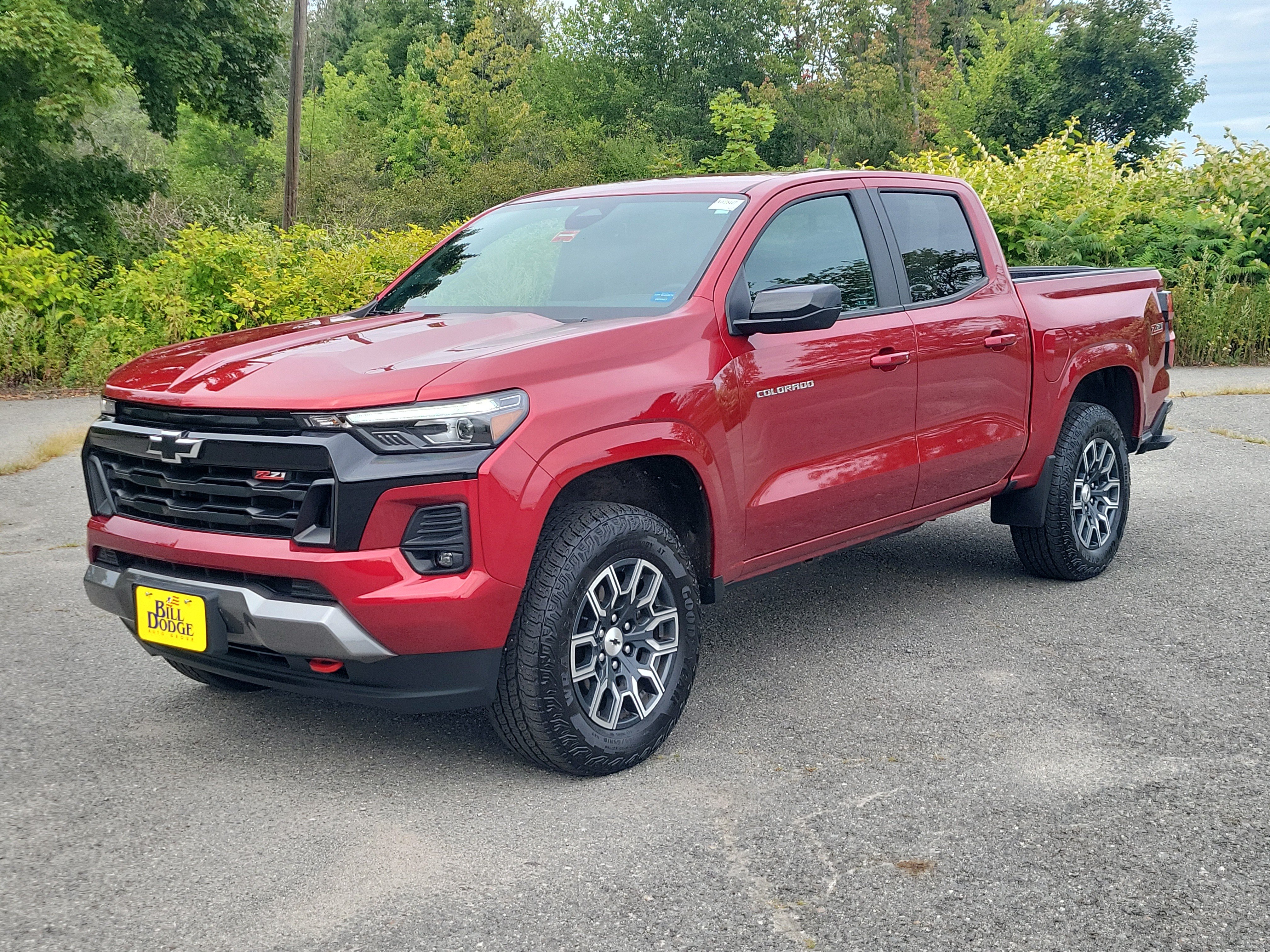 Used 2023 Chevrolet Colorado Z71 w/ Z71 Convenience Package 2
