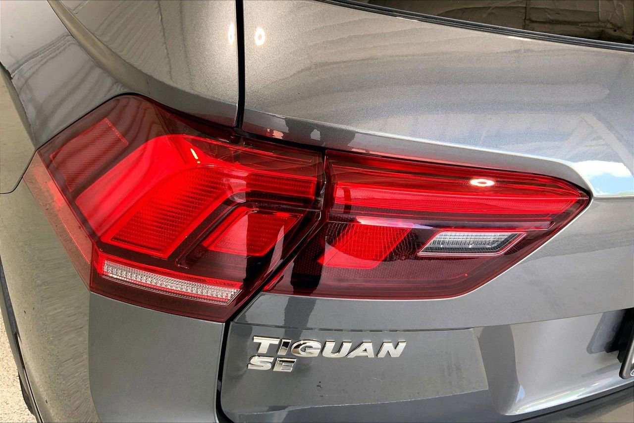 Used 2021 Volkswagen Tiguan SE R-Line FWD image 29