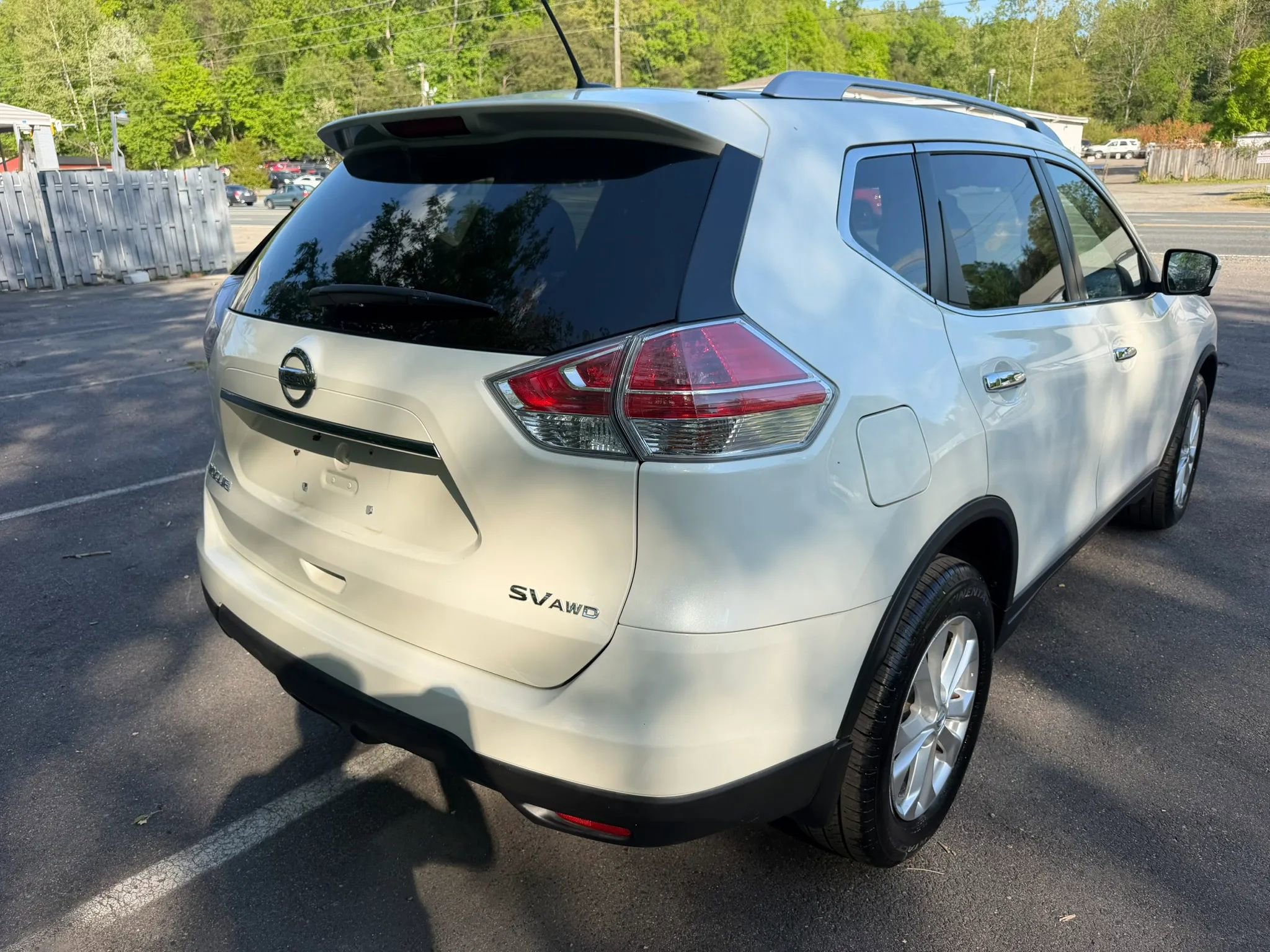 Used 2015 Nissan Rogue SV w/ SV Premium Package AWD/4WD image 8