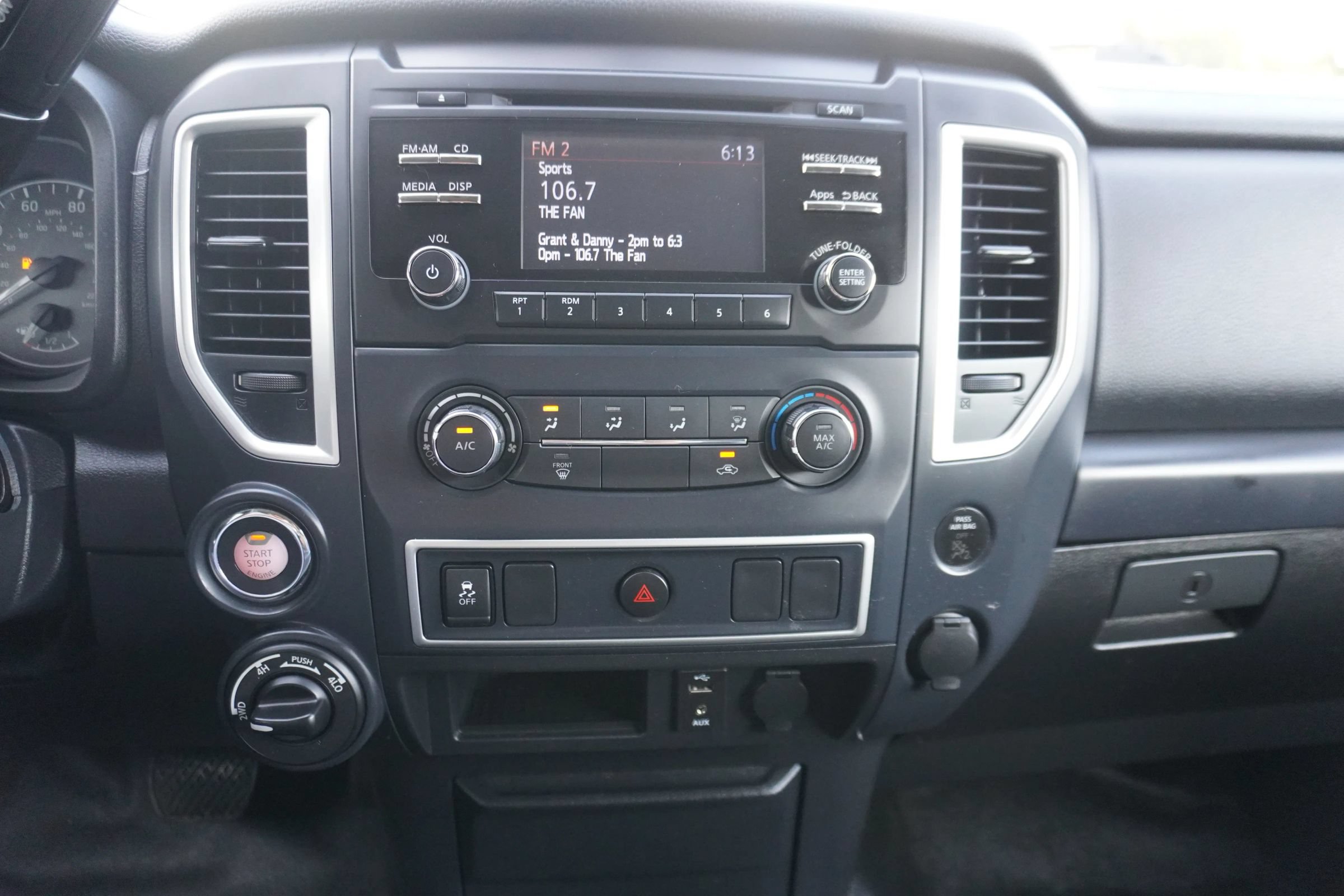 Used 2017 Nissan Titan S AWD/4WD image 19
