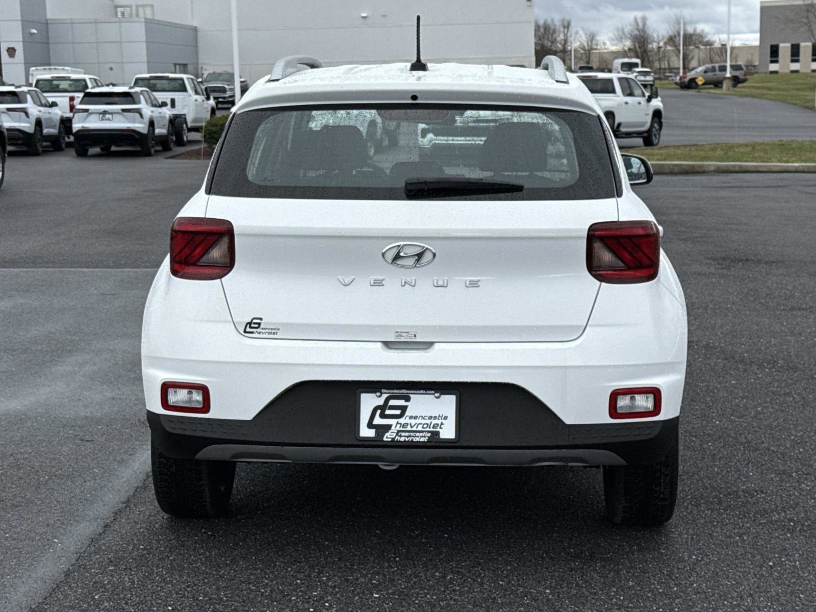Used 2025 Hyundai Venue SEL image 25