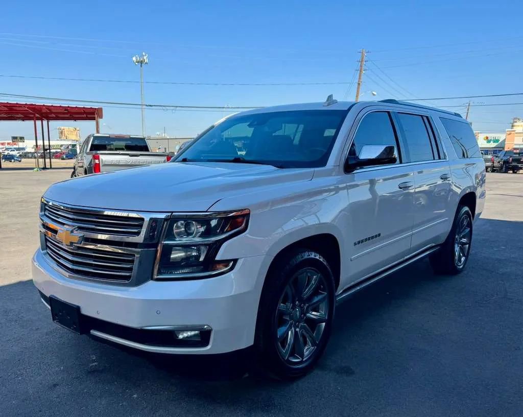Used 2018 Chevrolet Suburban Premier image 15