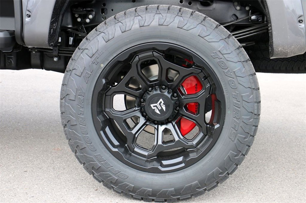 New 2026 Ford F250 Lariat w/ Black Appearance Package image 10