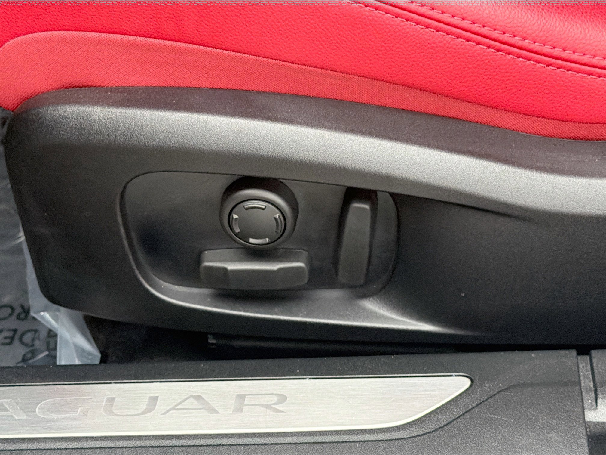 Used 2024 Jaguar XF R-Dynamic SE image 25