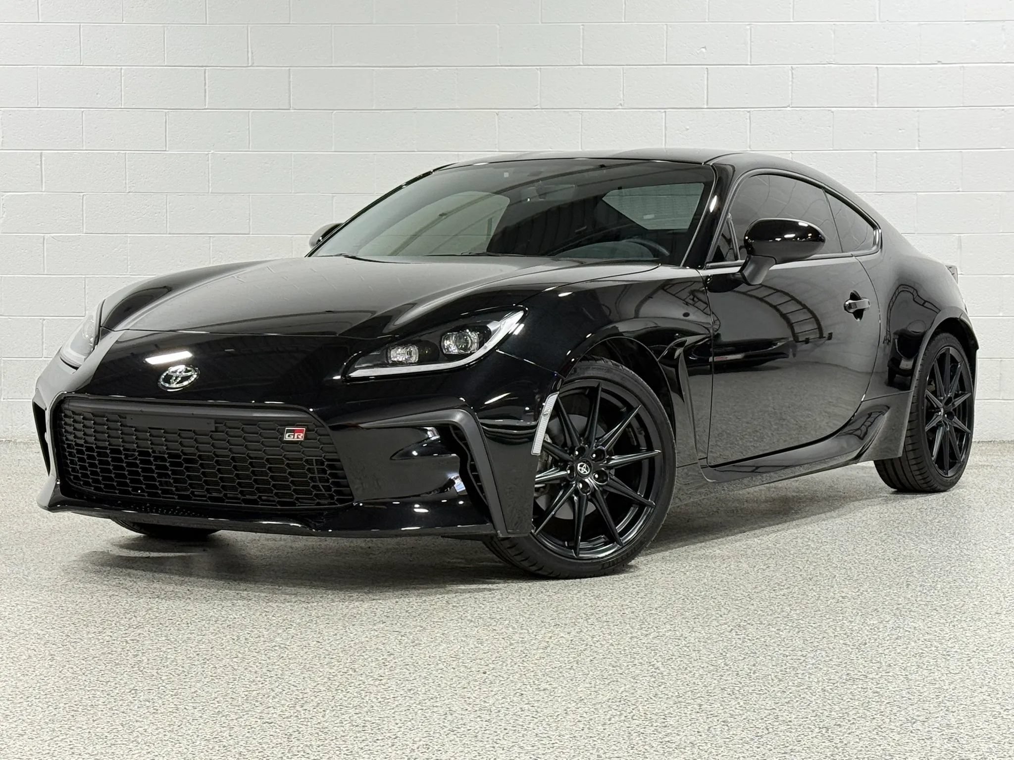 Used 2023 Toyota GR86 Premium w/ ALL Weather Mat Package (TMS) RWD image 2