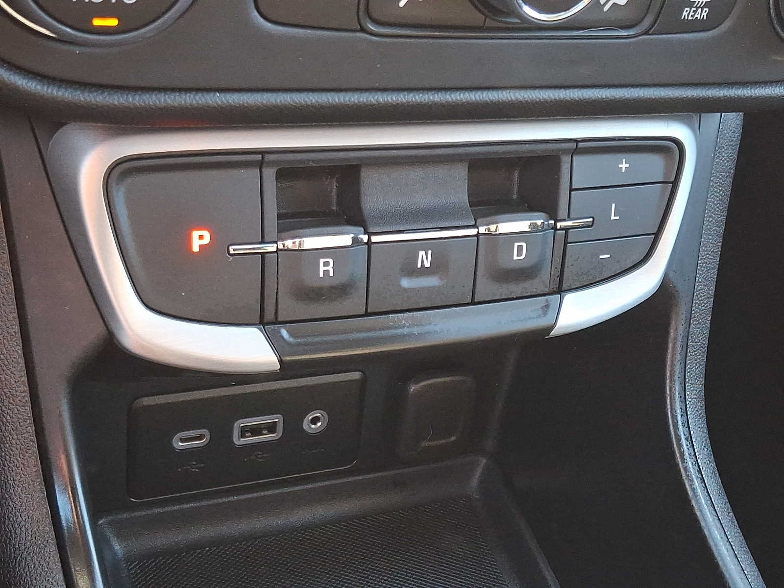 Used 2023 GMC Terrain SLE w/ Driver Convenience Package AWD/4WD image 15