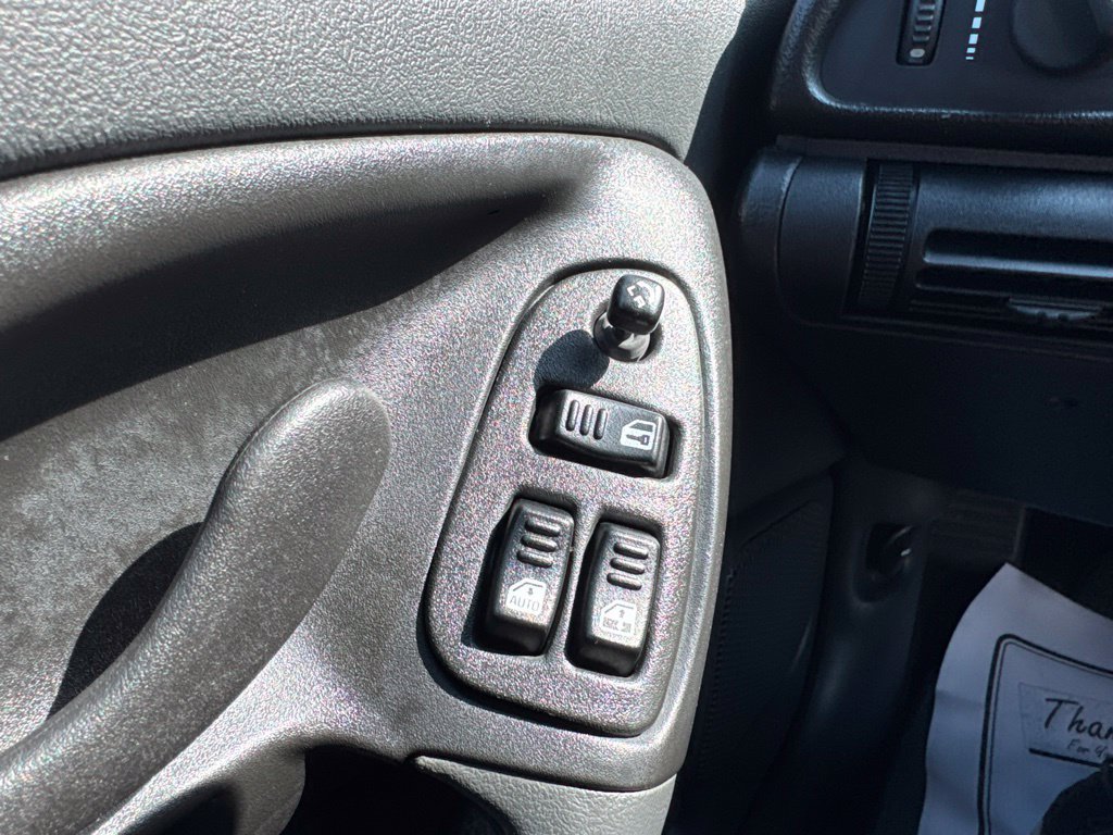 Used 1996 Chevrolet Camaro Z28 RWD image 7