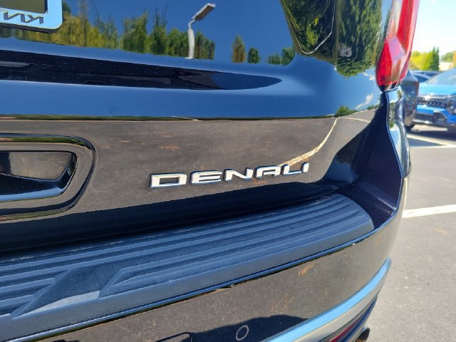 Used 2021 GMC Yukon XL Denali w/ Denali Premium Package AWD/4WD image 8