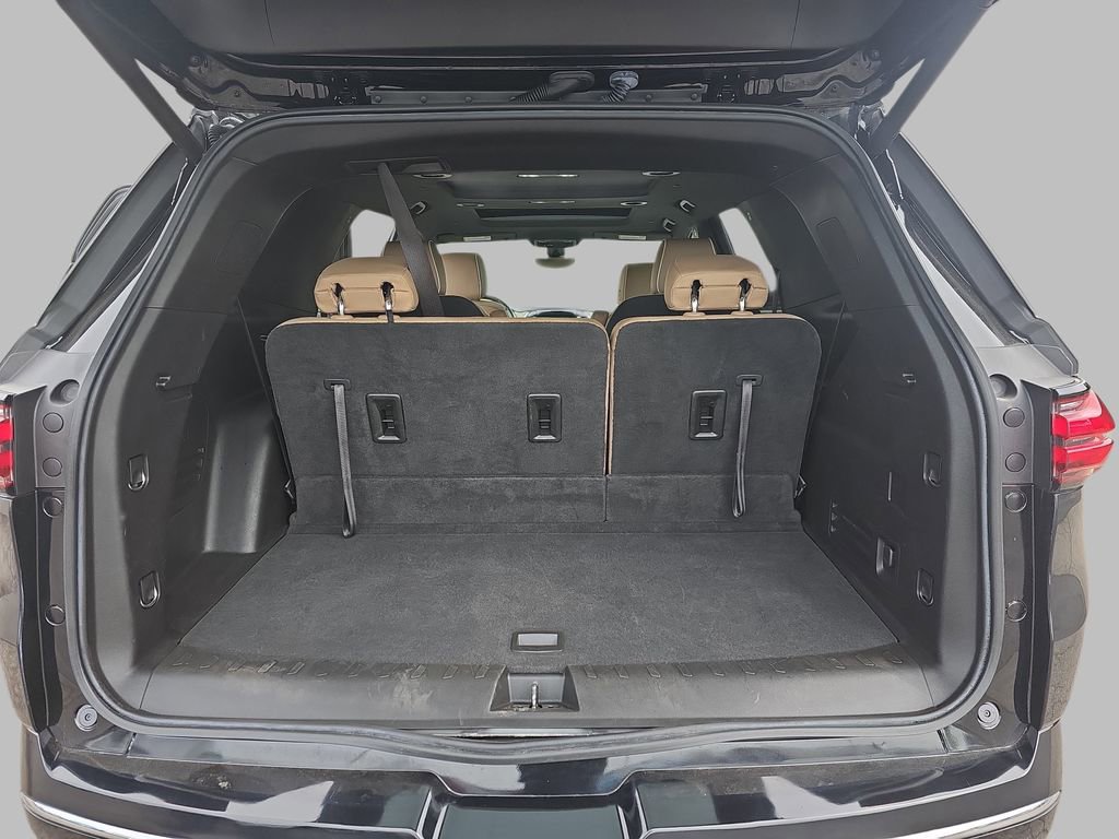 Used 2023 Chevrolet Traverse Premier AWD/4WD image 17