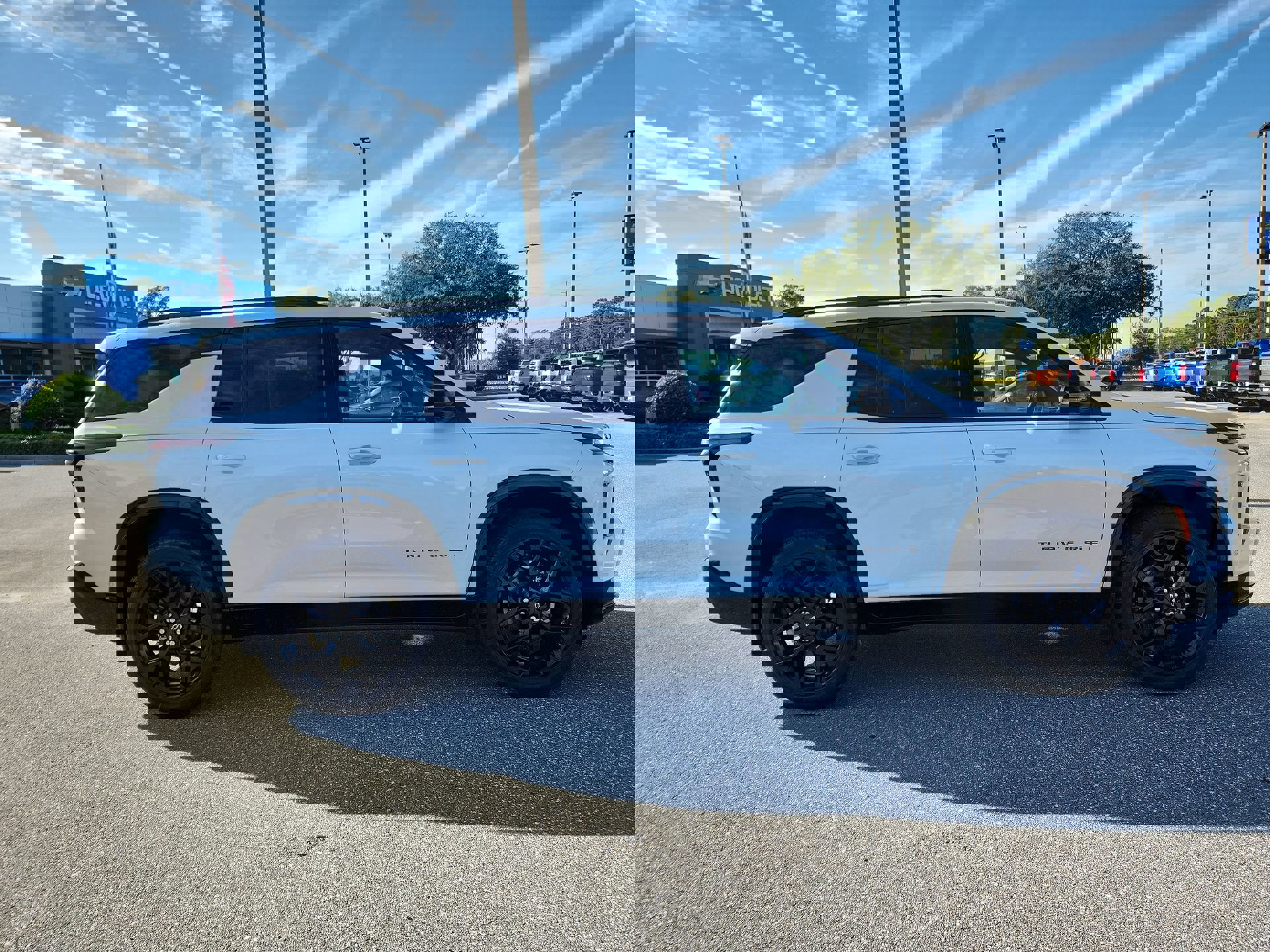 New 2026 Chevrolet Traverse RS image 3