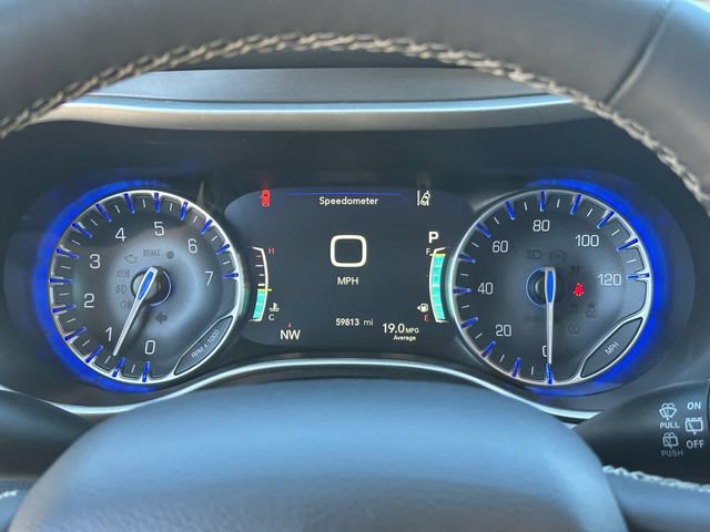 Used 2024 Chrysler Pacifica Touring-L FWD image 16