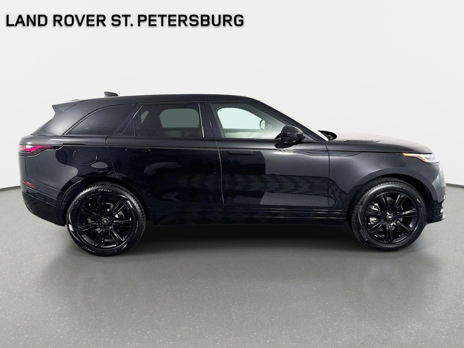 Certified 2022 Land Rover Range Rover Velar R-Dynamic S AWD/4WD image 4