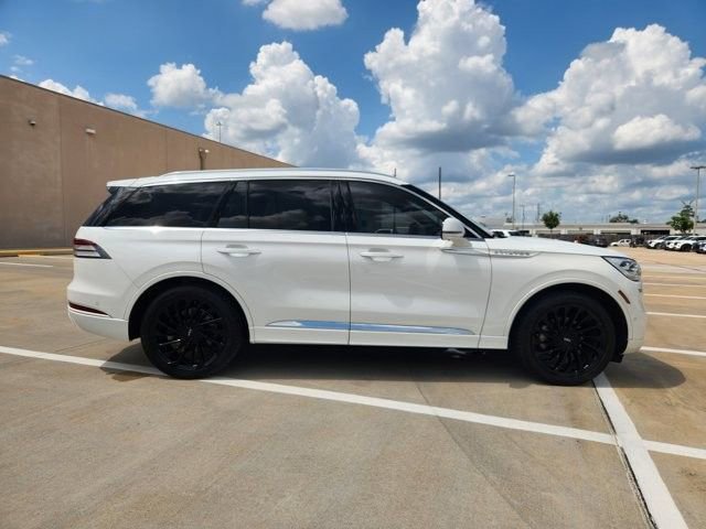 Used 2021 Lincoln Aviator Reserve w/ Equipment Group 210A AWD/4WD image 4