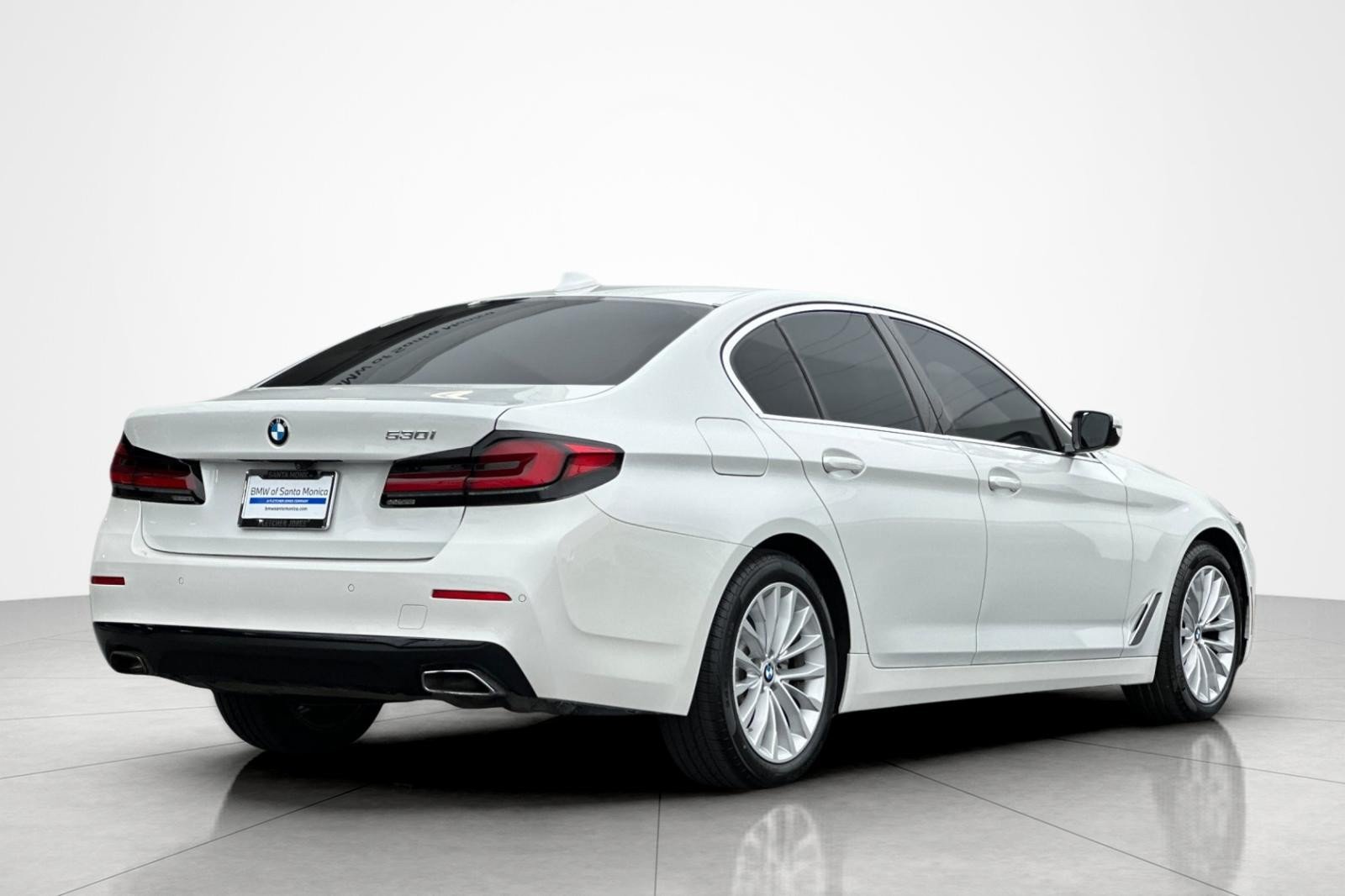 Used 2023 BMW 530i w/ Premium Package RWD image 5