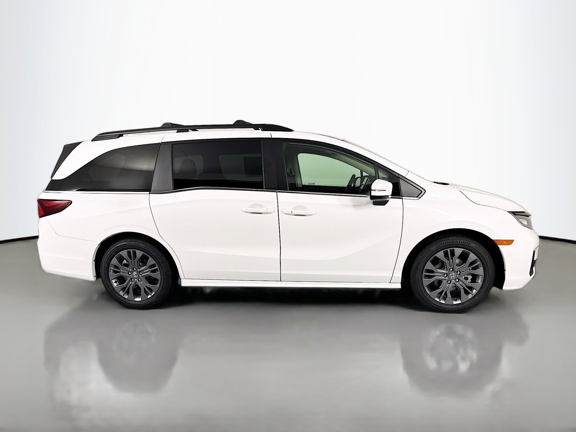 New 2026 Honda Odyssey Touring image 4
