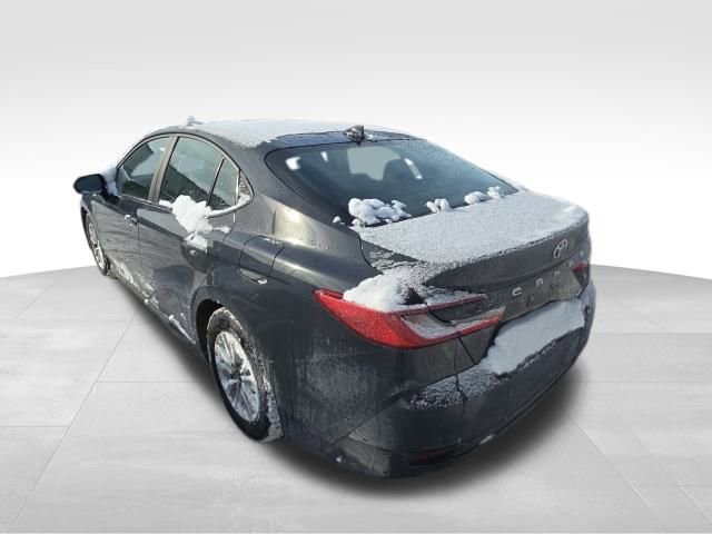 Used 2025 Toyota Camry LE image 3
