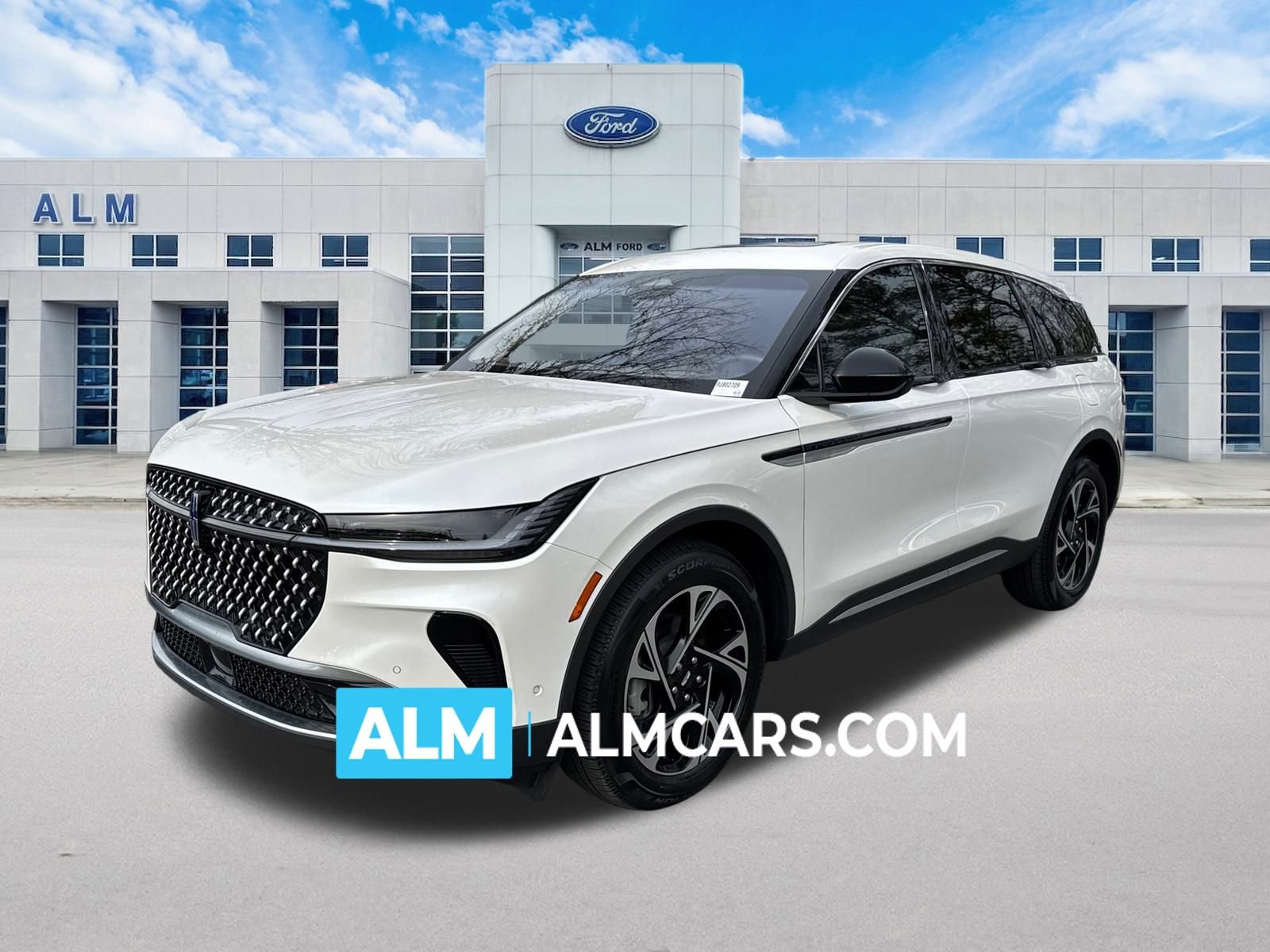 Used 2024 Lincoln Nautilus Premier w/ Equipment Group 102A AWD/4WD image 1