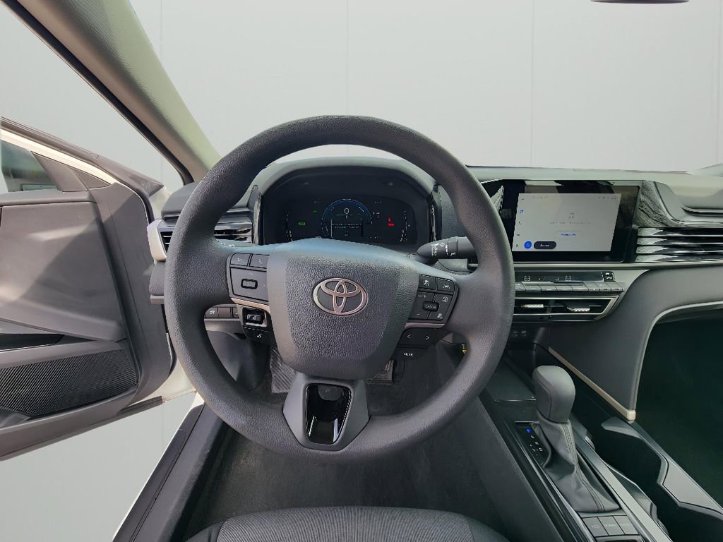 Used 2025 Toyota Camry LE image 12