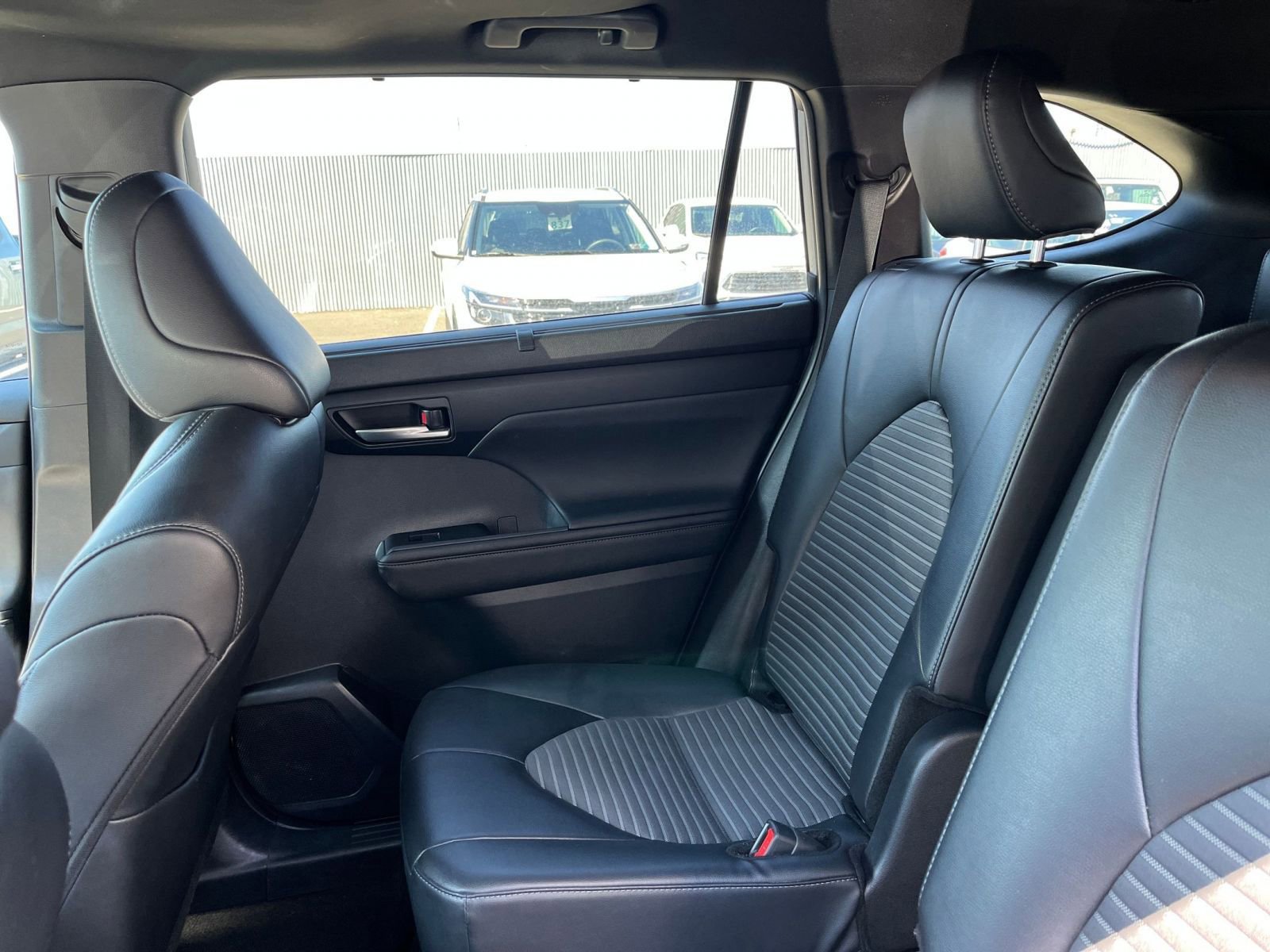 Used 2024 Toyota Highlander XSE FWD image 40